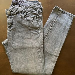 Women's Gray Snakeskin Print Fox Skinny Jeans Sz 9 Fits like Women’s Sz 1